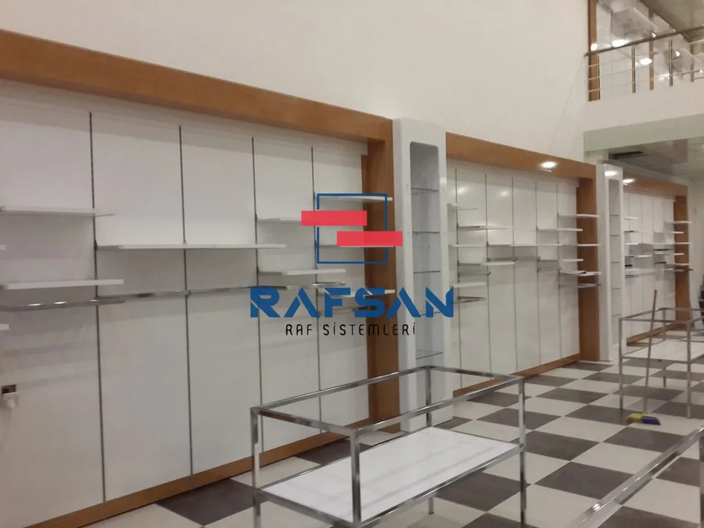 Bijuteri raf sistemi uygulaması 04